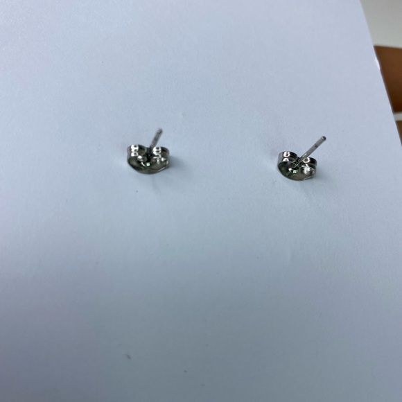 1 pair of leopard polymer clay earrings - Picture 3 of 3